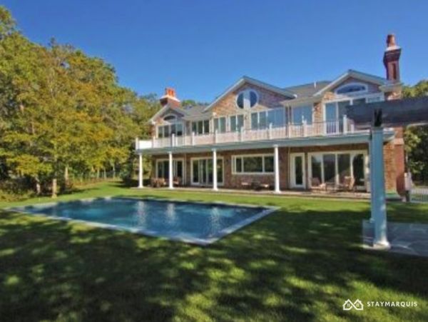 Hamptons Home 1020914