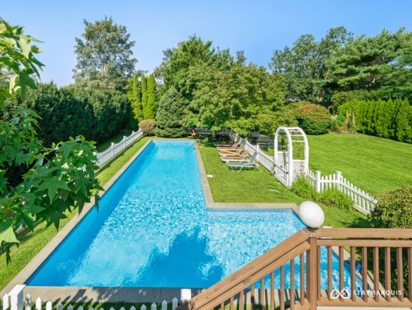 Hamptons Home 1020916