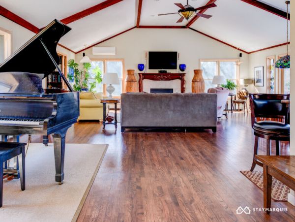 Hamptons Home 1020916