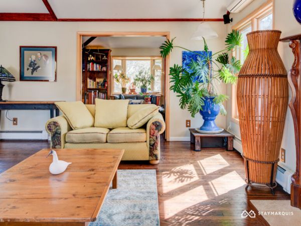 Hamptons Home 1020916