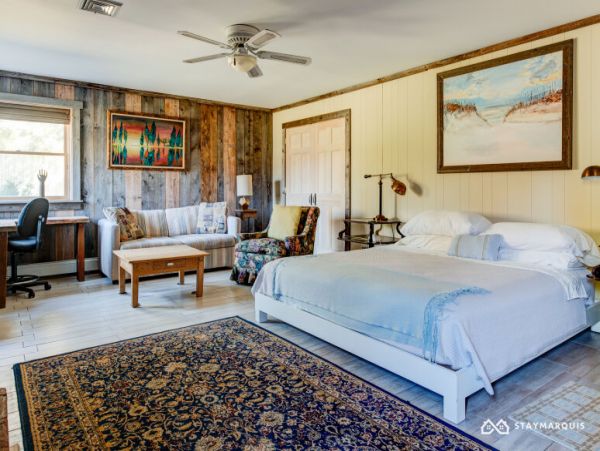 Hamptons Home 1020916