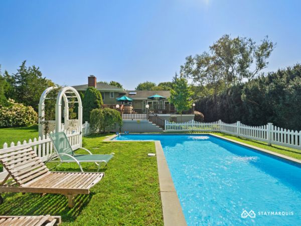 Hamptons Home 1020916
