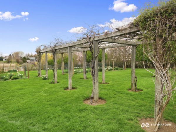Hamptons Home 1020917