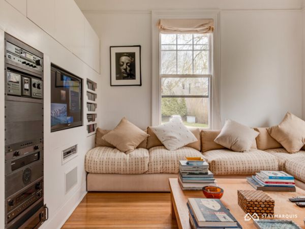 Hamptons Home 1020917