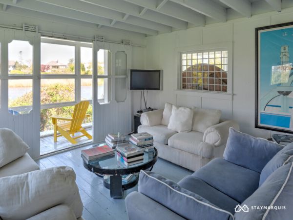 Hamptons Home 1020917