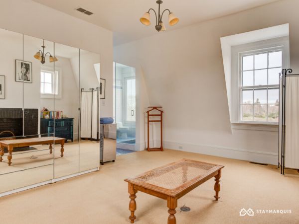 Hamptons Home 1020917