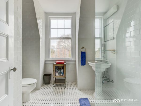Hamptons Home 1020917