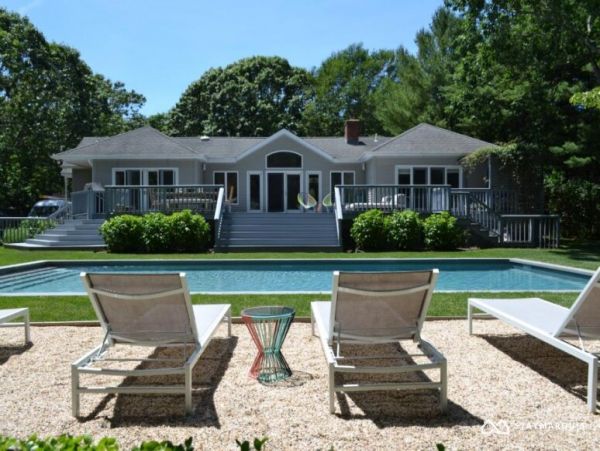 Hamptons Home 1020918