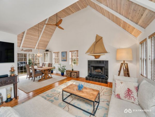 Hamptons Home 1020920