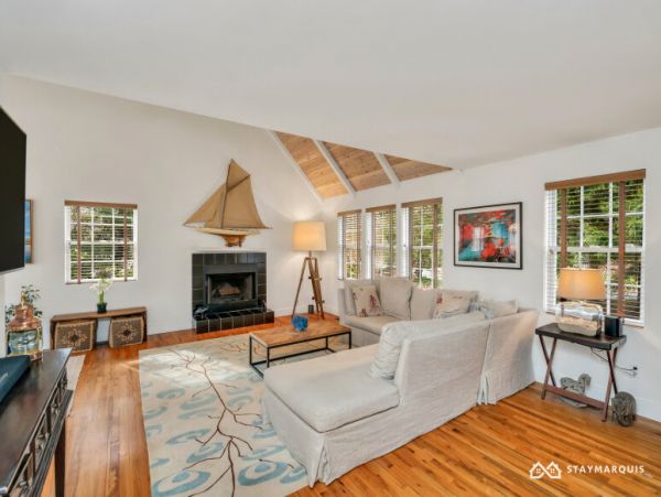 Hamptons Home 1020920