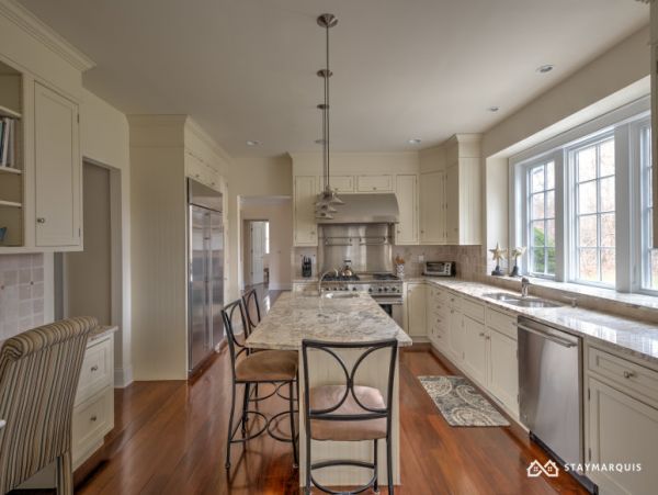 Hamptons Home 1020921