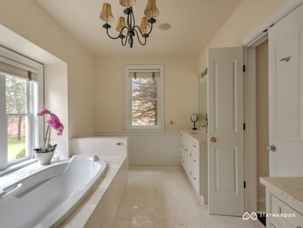Hamptons Home 1020921