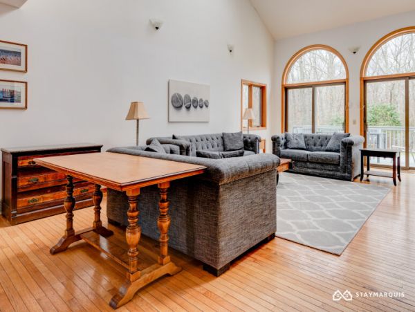 Hamptons Home 1020922
