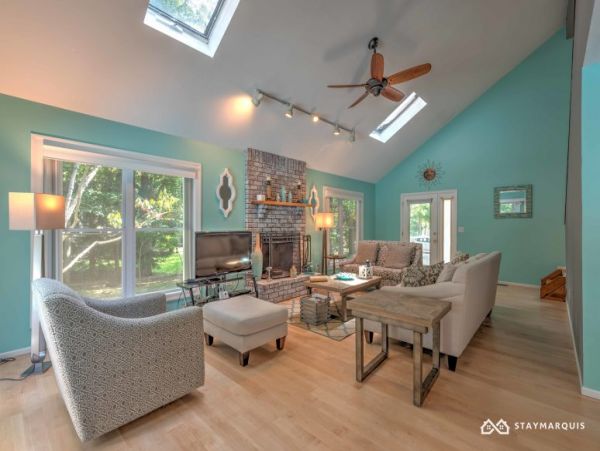 Hamptons Home 1020924