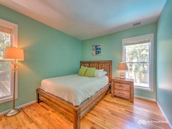 Hamptons Home 1020924