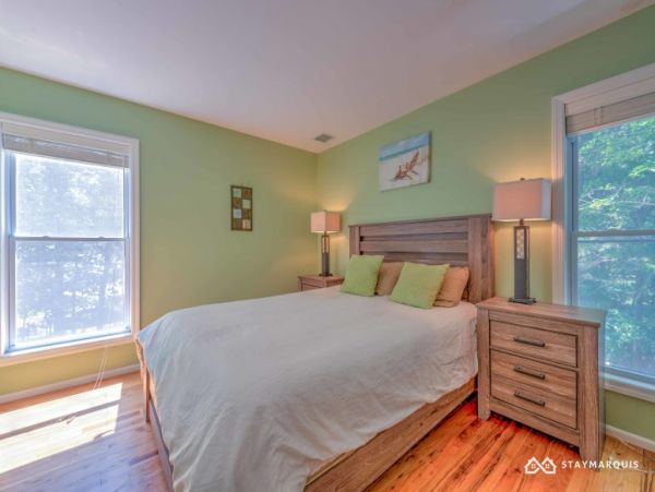 Hamptons Home 1020924