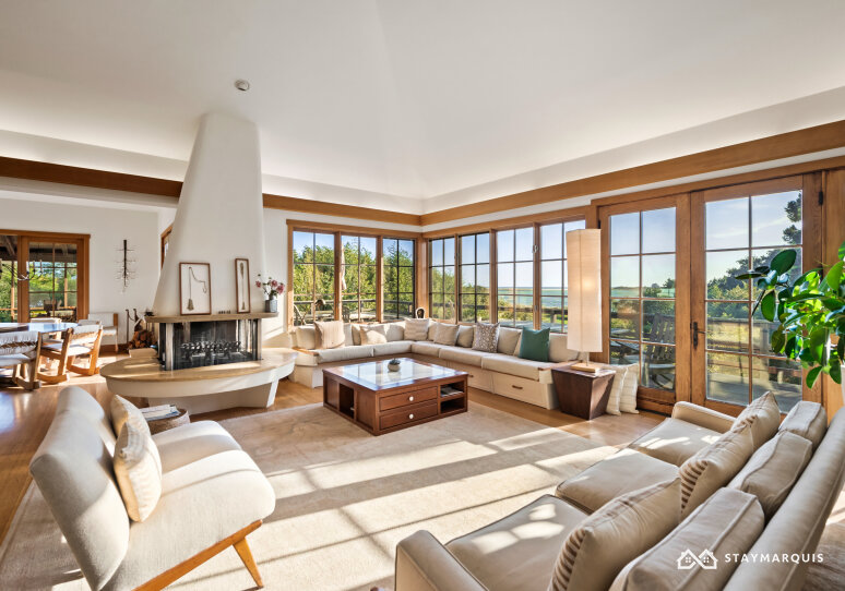 Hamptons Home 1020925
