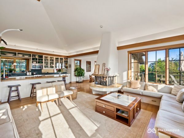 Hamptons Home 1020925