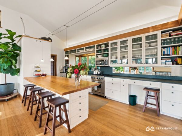 Hamptons Home 1020925