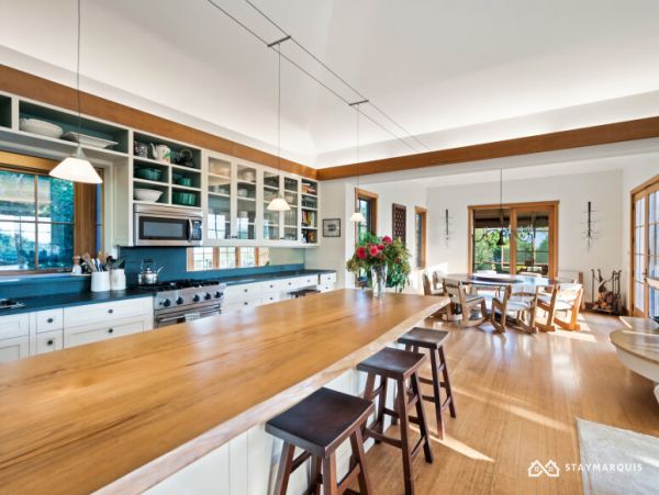 Hamptons Home 1020925