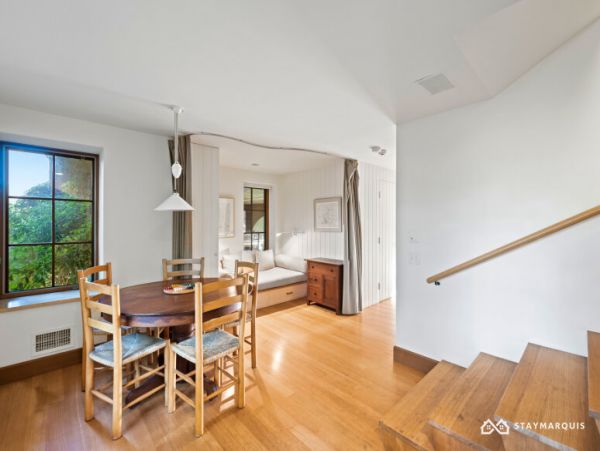 Hamptons Home 1020925