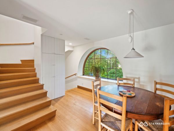 Hamptons Home 1020925