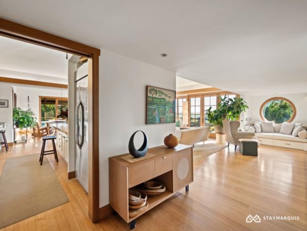 Hamptons Home 1020925