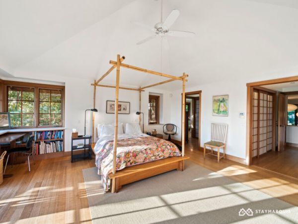 Hamptons Home 1020925