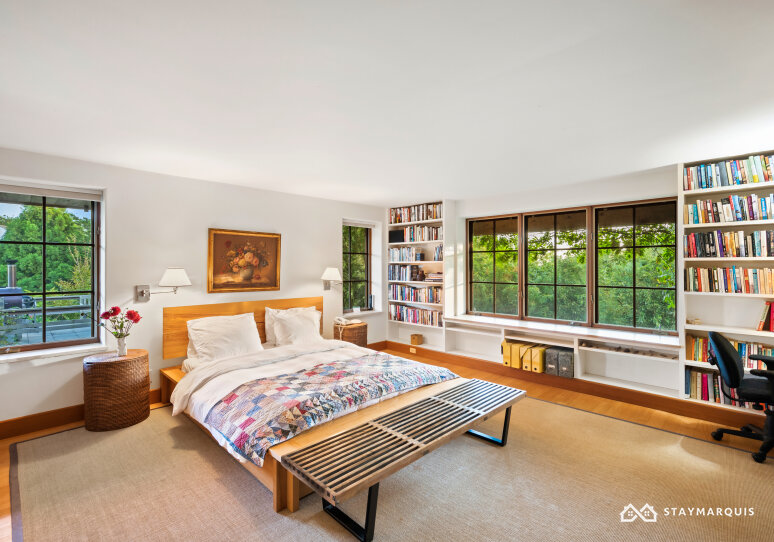 Hamptons Home 1020925