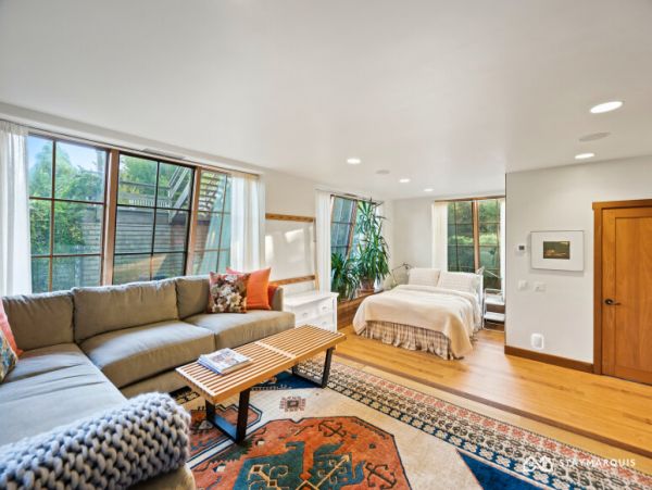 Hamptons Home 1020925