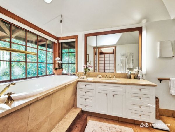 Hamptons Home 1020925