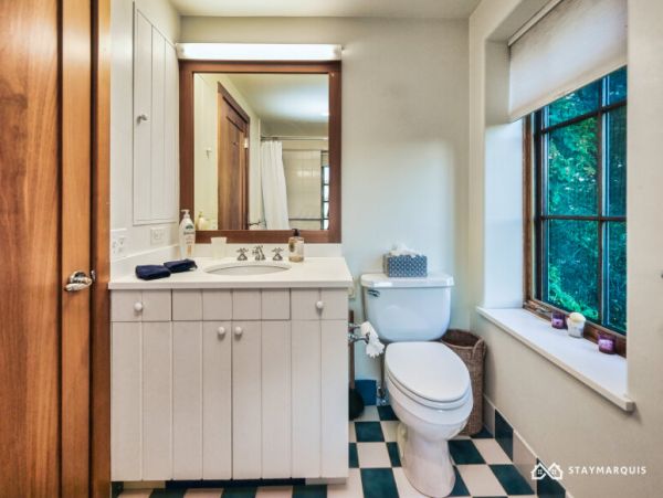Hamptons Home 1020925