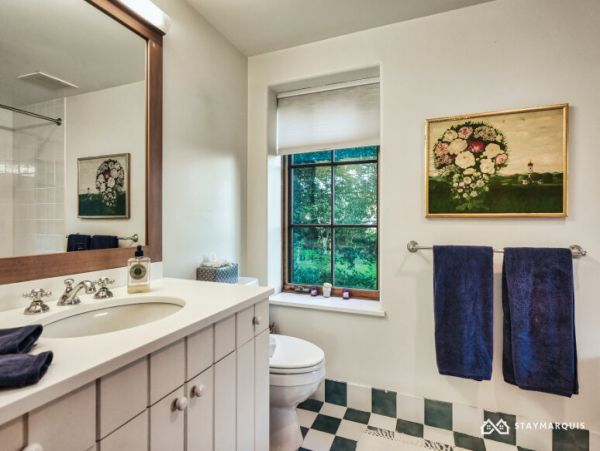 Hamptons Home 1020925