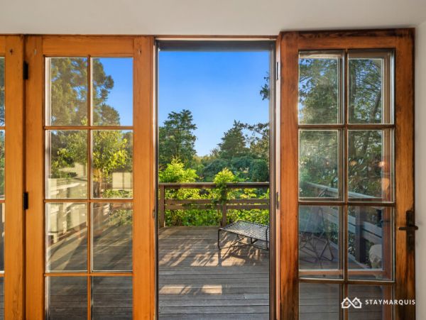 Hamptons Home 1020925
