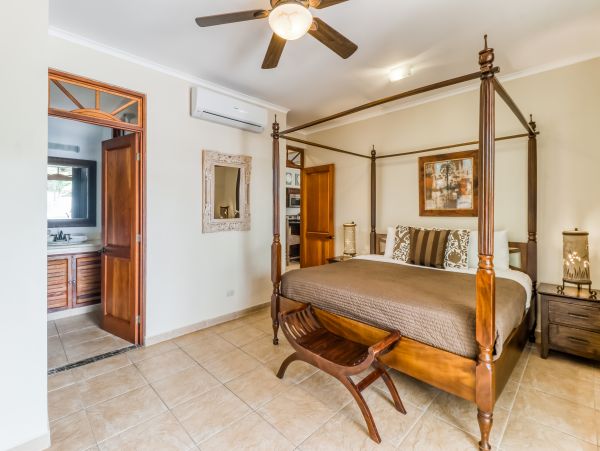 Jaco Condo 1020926