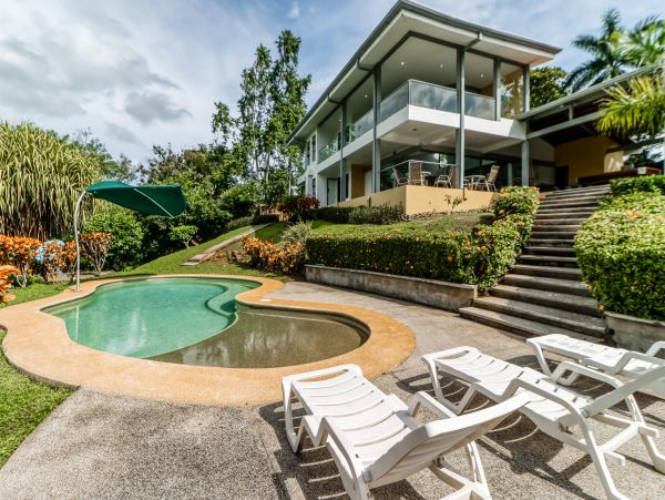 Gorgeous Villa in Puntarenas with Views and Private Pool