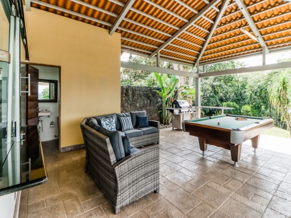 Gorgeous Villa in Puntarenas with Views and Private Pool