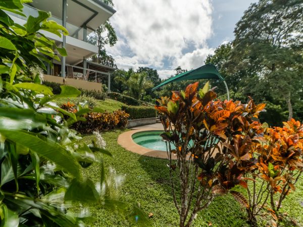 Gorgeous Villa in Puntarenas with Views and Private Pool