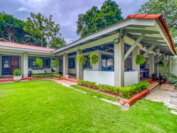Playa del Coco Five Bedroom Beachfront Vacation Home