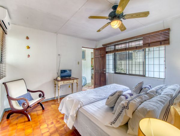 Playa del Coco Five Bedroom Beachfront Vacation Home
