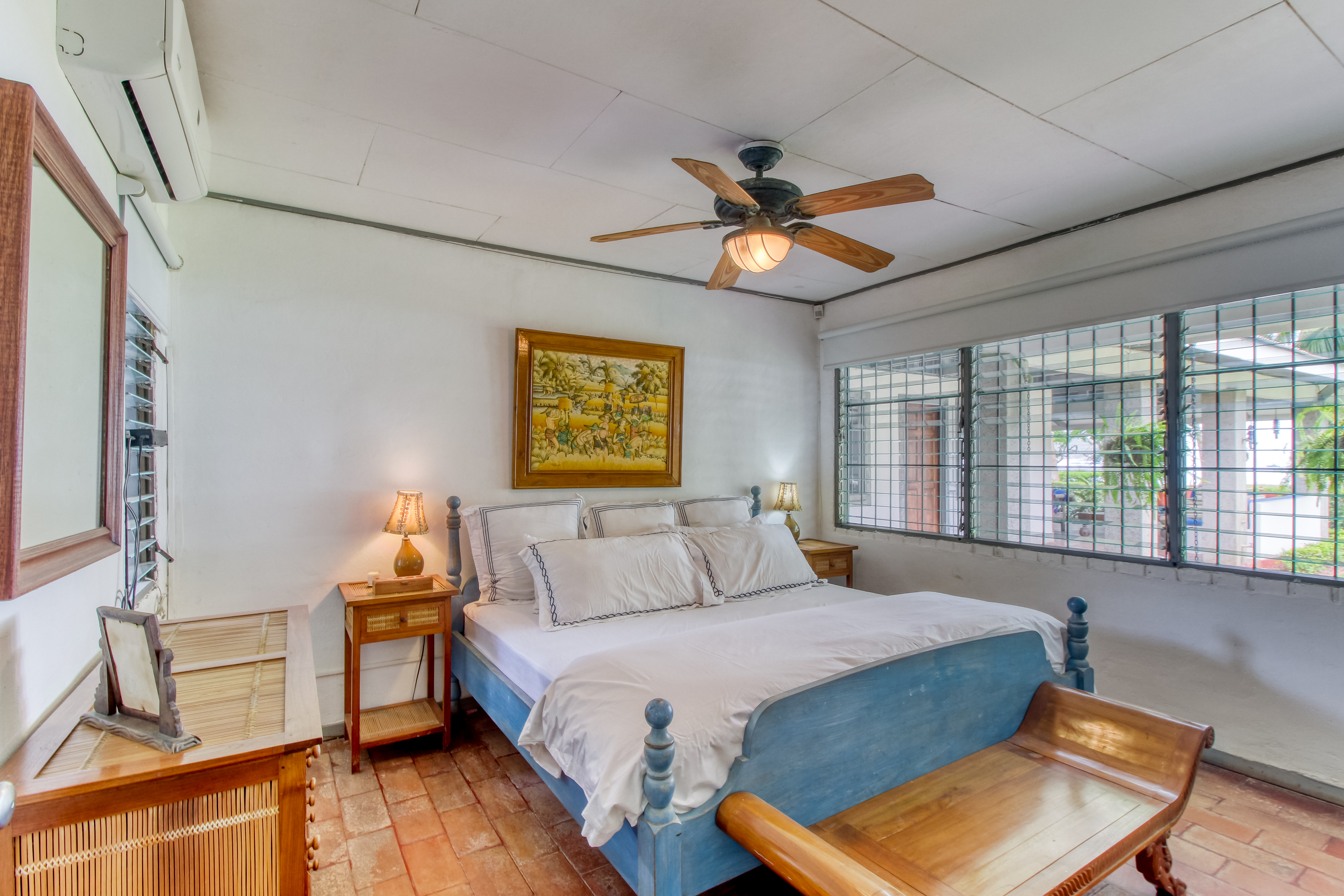 Playa del Coco Five Bedroom Beachfront Vacation Home
