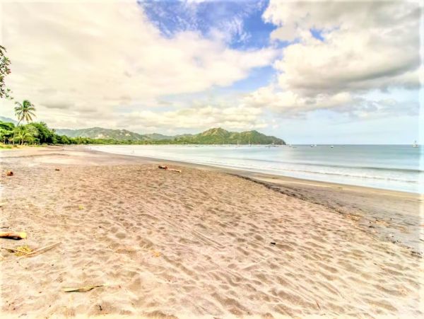 Playa del Coco Five Bedroom Beachfront Vacation Home