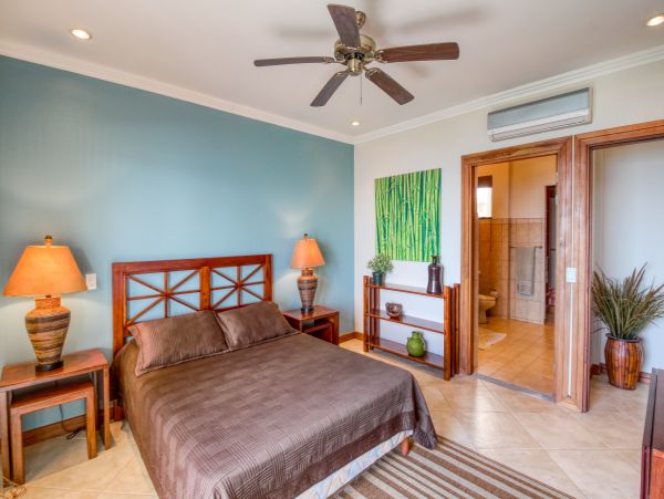 Playa Flamingo Condo 1020971