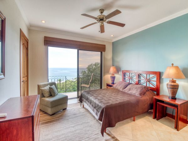 Playa Flamingo Condo 1020971