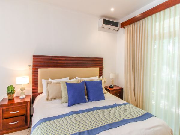 Cozy One Bedroom Suite in Oceanfront Resort with Pool