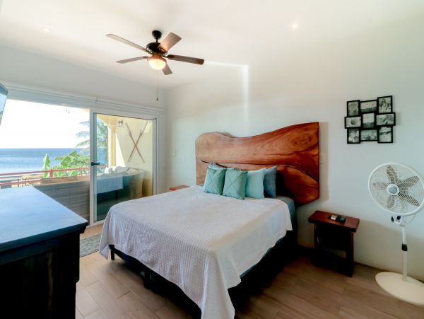 Playa Flamingo Condo 1021035