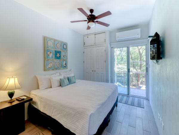 Playa Flamingo Condo 1021035