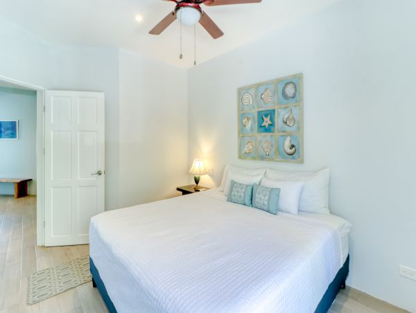 Playa Flamingo Condo 1021035