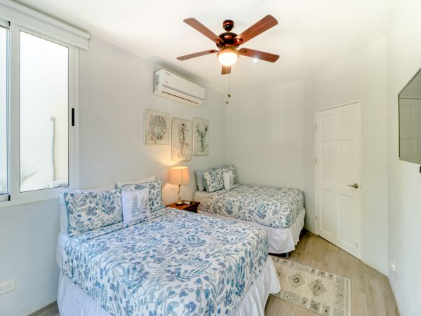 Playa Flamingo Condo 1021035