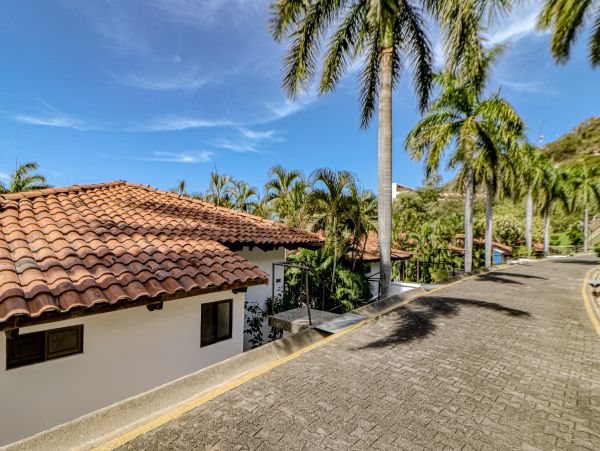 Playa Hermosa  Guanacaste Home 1021036